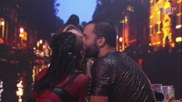 Madrugada tem beijo triplo, acerto de contas de Fiuk e Gilberto apaixonado no BBB