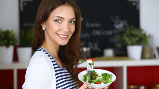 Quais os benefícios da alimentação equilibrada durante a amamentação?