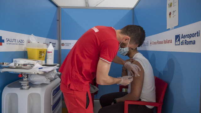 Itália reporta mais 15 mil novos casos, ultrapassa as 95 mil mortes