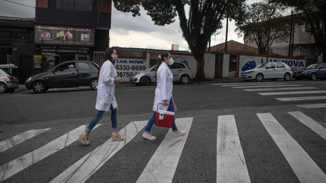 Covid-19: mortes somam mais de 247 mil e casos, quase 10,2 milhões