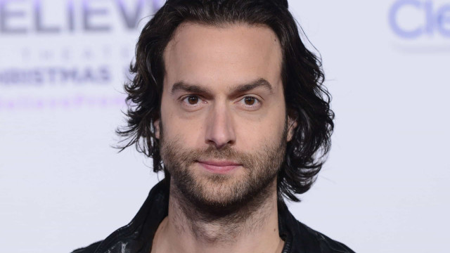 Acusado de abusos sexuais, ator Chris D'Elia admite ser viciado em sexo
