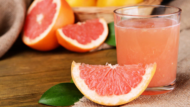 Olá, corpo de verão! O suco de toranja e limão que 'destrói' a celulite