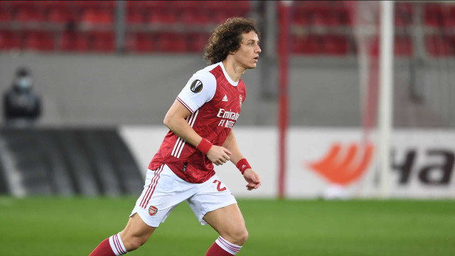 Arsenal anuncia que não renovará com zagueiro David Luiz, na mira de brasileiros