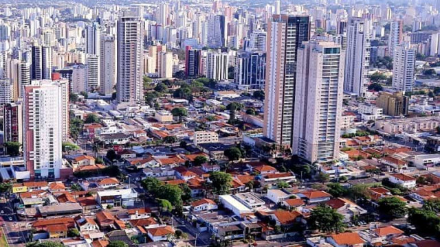 Para frear covid-19, região metropolitana de Goiânia vai fechar comércio