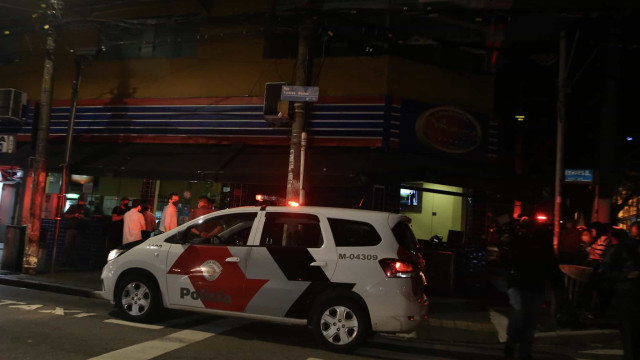 SP autua dez estabelecimentos em primeira noite de toque de restrição