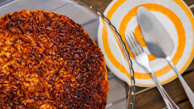 Adoce o seu dia com esta receita de torta de amêndoa caramelizada