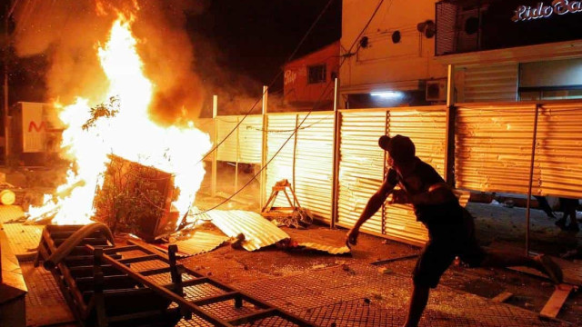 Após reforma ministerial, Paraguai tem 2ª noite de protestos contra presidente