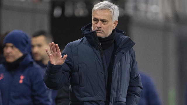 Presidente do Tottenham arrependido de contratar Mourinho: "Foi um erro"