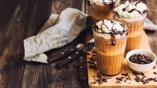 Batido de café, delicioso e muito cremoso. Experimente!