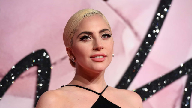 Lady Gaga aparece ao lado de Adam Driver nas gravações de 'House of Gucci'