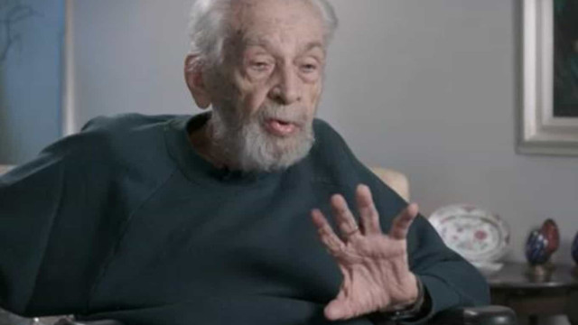 Morre, aos 100 anos, o jornalista Hélio Fernandes, preso na ditadura