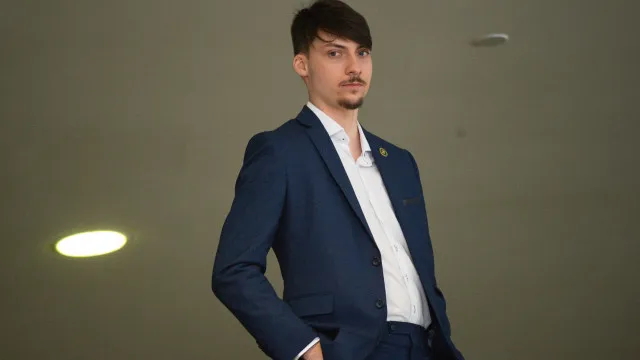 
                    Filho de Bolsonaro pode perder vaga em comissão em Balneário Camboriú por faltas
                