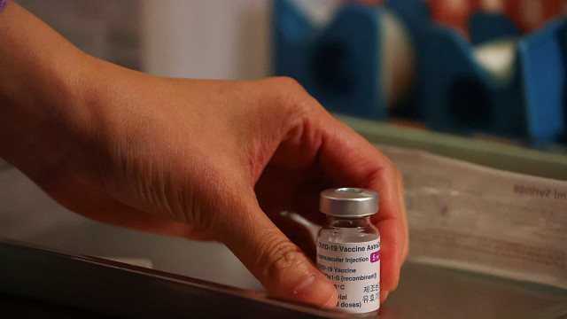 Apesar de segura, europeus perdem confiança na vacina da AstraZeneca