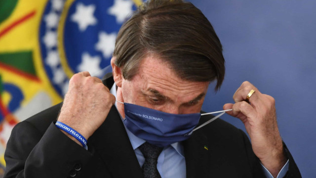Oposição articula unir autores de mais de 100 pedidos de impeachment de Bolsonaro