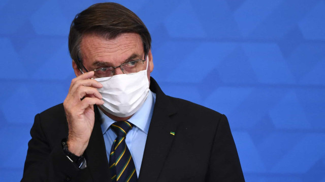 Após críticas e CPI, Bolsonaro mudará comando da comunicação do governo