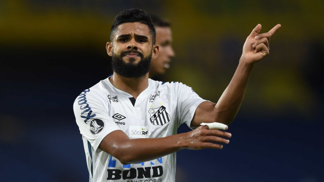 Titular, Felipe Jonatan vive a expectativa de completar 100 jogos pelo Santos