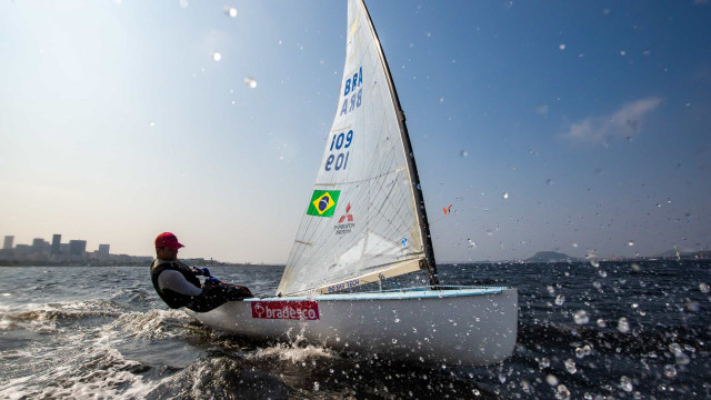 Velejador Jorge Zarif entra no Top 10 do Europeu de Finn, em Portugal