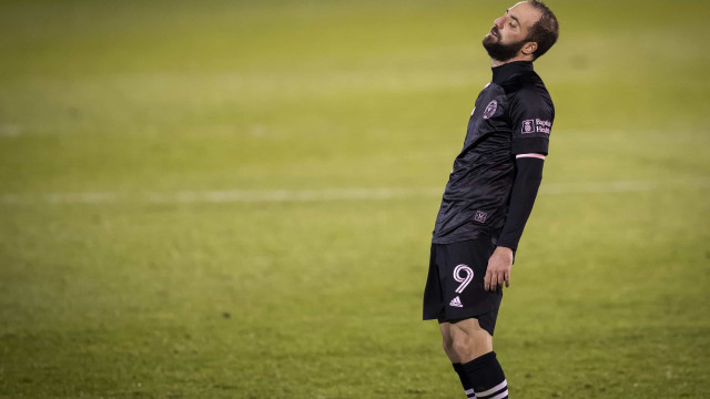 'Até 2014, era o melhor centroavante do mundo; depois acabou tudo', conta Higuaín