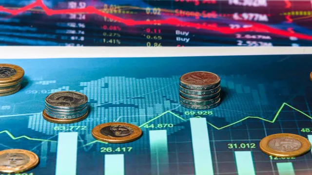 
                    Bolsa dispara mais de 3% com pesquisa Quaest e tensão no Oriente Médio; dólar recua
                