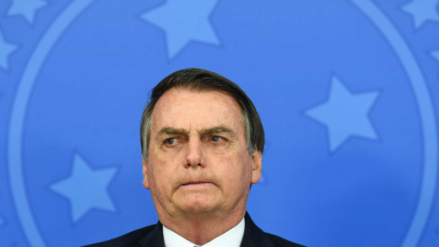 Personalidades protocolam pedido de impeachment de Bolsonaro