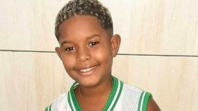 Morre menino de 8 anos atingido por bala perdida