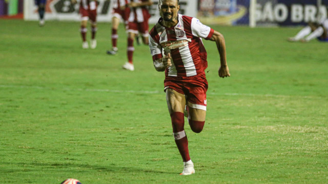 Sport encerra 1ª fase do Pernambucano com vitória sobre o Náutico