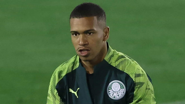 Herói do Palmeiras no clássico, Lucas Esteves diz não se abalar com as críticas
