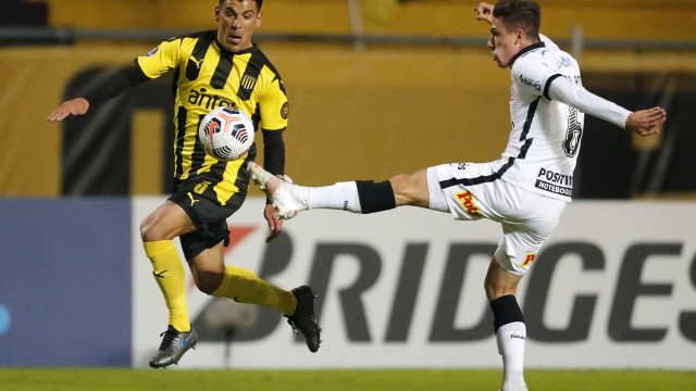 Goleado, Corinthians cai e amplia série de fracassos na Sul-Americana