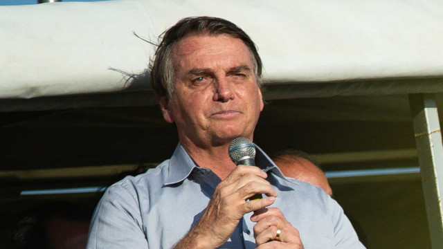 CPI aprova requerimento para que Azul explique visita de Bolsonaro a avião