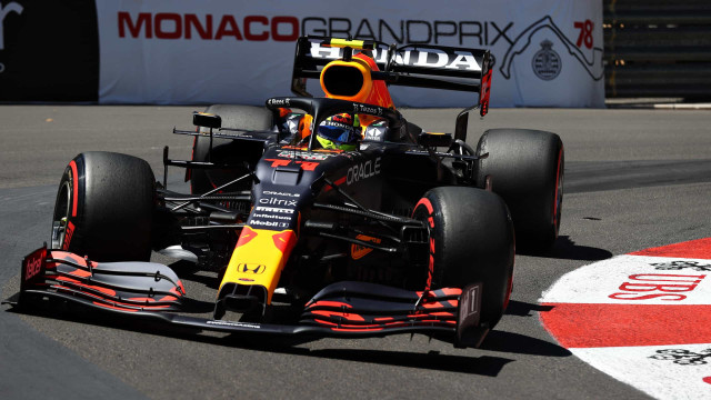 Pérez supera Sainz e Verstappen e lidera o 1º treino livre para o GP de Mônaco