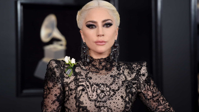 Lady Gaga revela que ficou grávida após ter sido estuprada