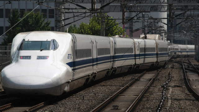 Maquinista de trem-bala foi ao banheiro quando seguia a 150 km/h