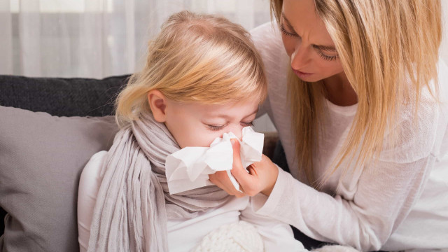 Veja como fortalecer a imunidade das crianças para enfrentar dias frios