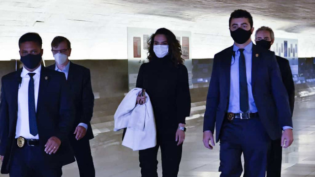 CPI da Covid abre sessão em que ouvirá a médica Luana Araújo
