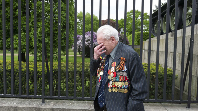 Morre o último soldado que esteve na libertação do campo de Auschwitz