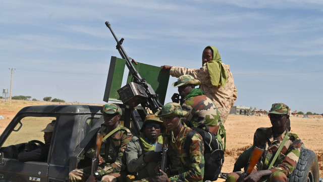 Grupo rival diz que líder do Boko Haram cometeu suicídio
