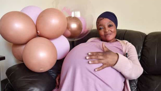 Mulher dá à luz dez bebês e reclama titulo de recorde mundial