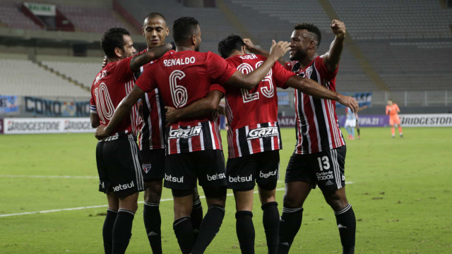 Pressionado por má fase, São Paulo decide futuro na Libertadores contra o Racing