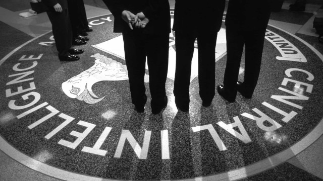 A sombria história de polícias secretas do mundo todo