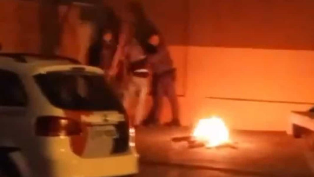 Agentes são filmados agredindo homem à paulada em São Paulo