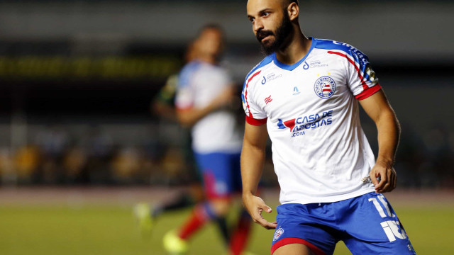 Gilberto entra, marca e Bahia vence Chapecoense na Arena Condá