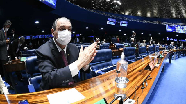 Ordem de Aziz provoca divisão na comissão