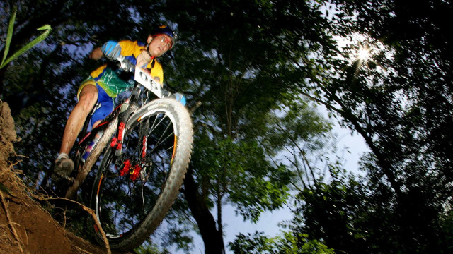 Brasileira quer usar experiência em sua 7ª Olimpíada por medalha no mountain bike