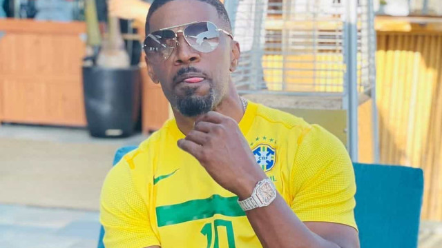 Jamie Foxx deixa fãs em alvoroço ao posar com camisa do Brasil