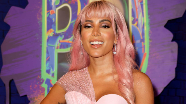 Anitta critica 'egocentrismo' de Bolsonaro, e Andressa Urach rebate