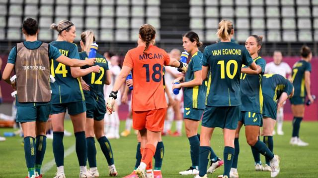 Estados Unidos empatam com Austrália e entram no caminho do Brasil no futebol