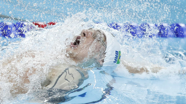 Brasil fica fora da final do revezamento 4x100 m medley misto