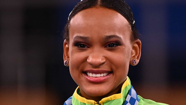 'Meu foco não é a medalha, é fazer boas apresentações', diz Rebeca Andrade após o ouro