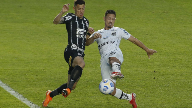 Na estreia de Giuliano, Corinthians fica no empate sem gols com o Santos na Vila