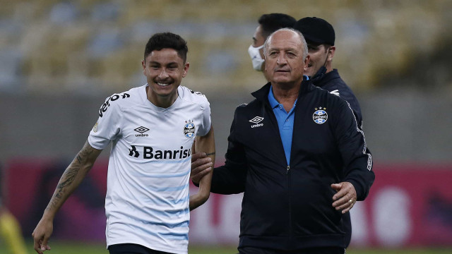 Estreante Borja marca e Grêmio vence, de virada, a Chapecoense na Arena